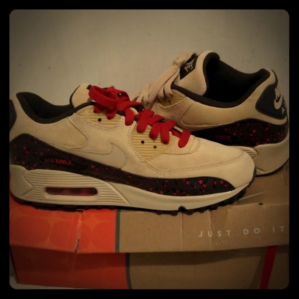 NIKE AIR MAX SIZE 7